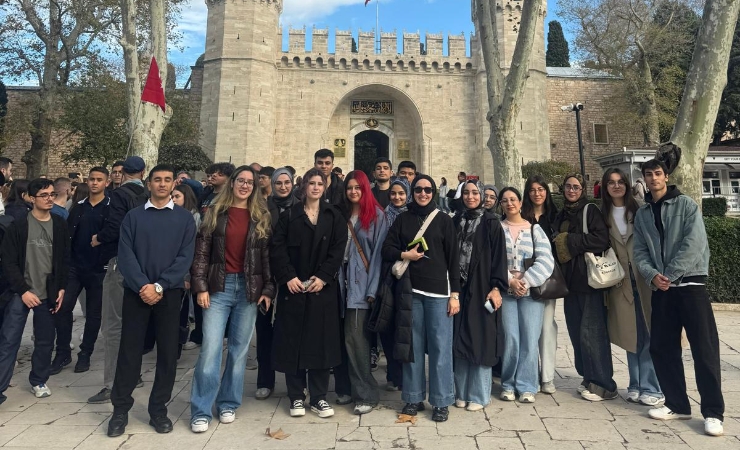 Öğrenciler Topkapı Sarayı’nda Tarihle Buluştu