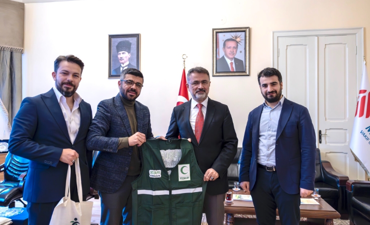 Yeşilay'dan Rektörümüze Ziyaret