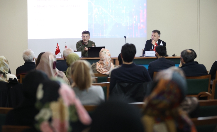 Tarihçilikte Yapay Zekâ Tartışması Ele Alındı