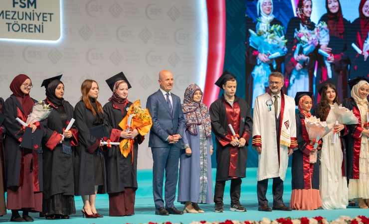 Fatih Sultan Mehmet Vakıf Üniversitesi 12. Dönem Mezuniyet Töreni Gerçekleştirildi